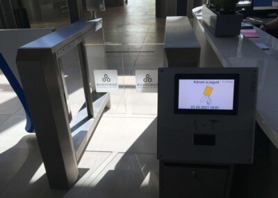 Express checkin gyorskapu a Büki Gyógyfürdő bejáratánál
